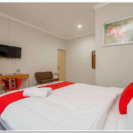 เรดดอร์ซ เนียร์ จีเอ็กซ์โป เคมาโยรัน 2 Hotel จาการ์ตา ภายนอก รูปภาพ