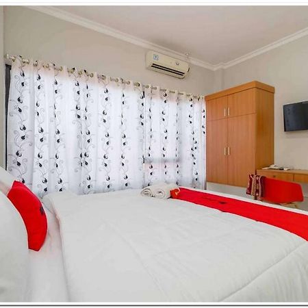 เรดดอร์ซ เนียร์ จีเอ็กซ์โป เคมาโยรัน 2 Hotel จาการ์ตา ภายนอก รูปภาพ