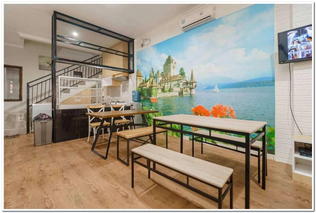 เรดดอร์ซ เนียร์ จีเอ็กซ์โป เคมาโยรัน 2 Hotel จาการ์ตา ภายนอก รูปภาพ