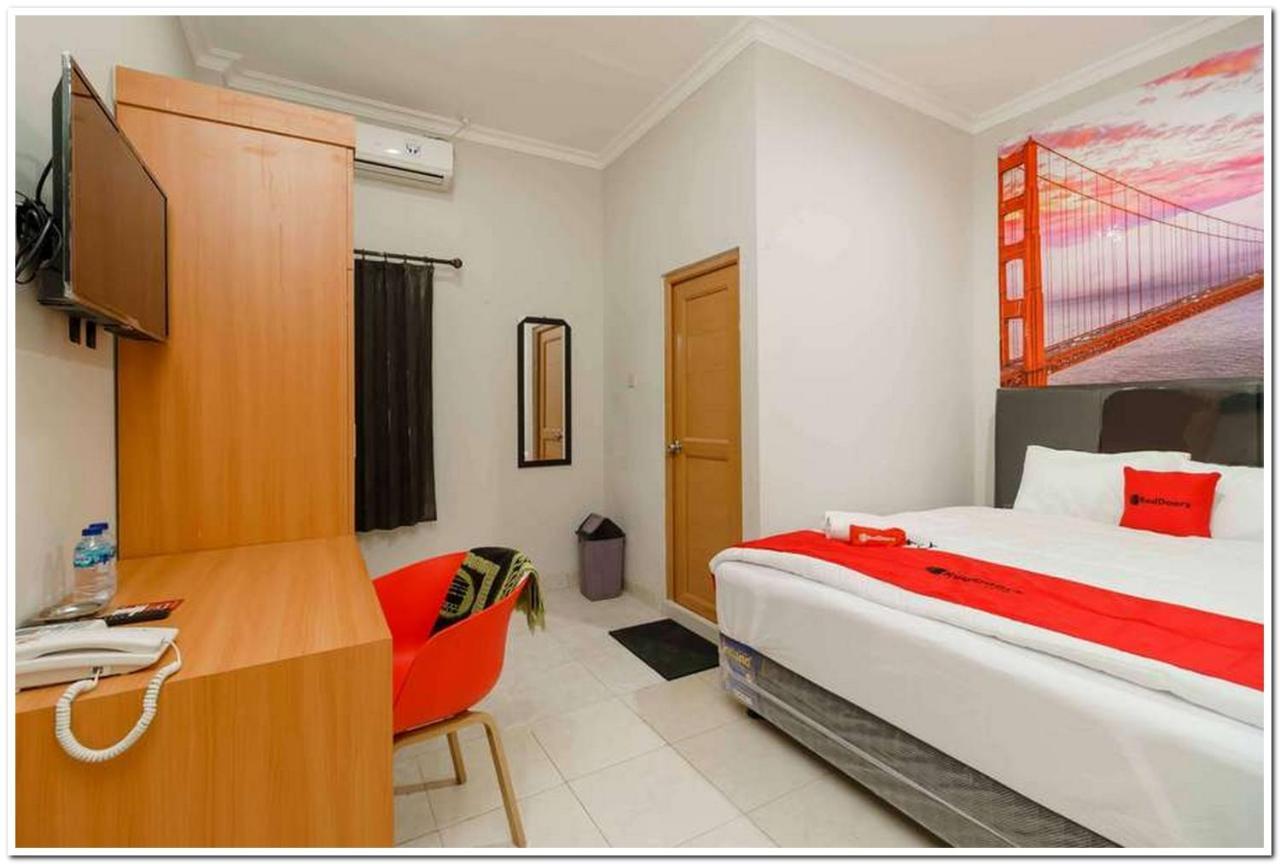 เรดดอร์ซ เนียร์ จีเอ็กซ์โป เคมาโยรัน 2 Hotel จาการ์ตา ภายนอก รูปภาพ