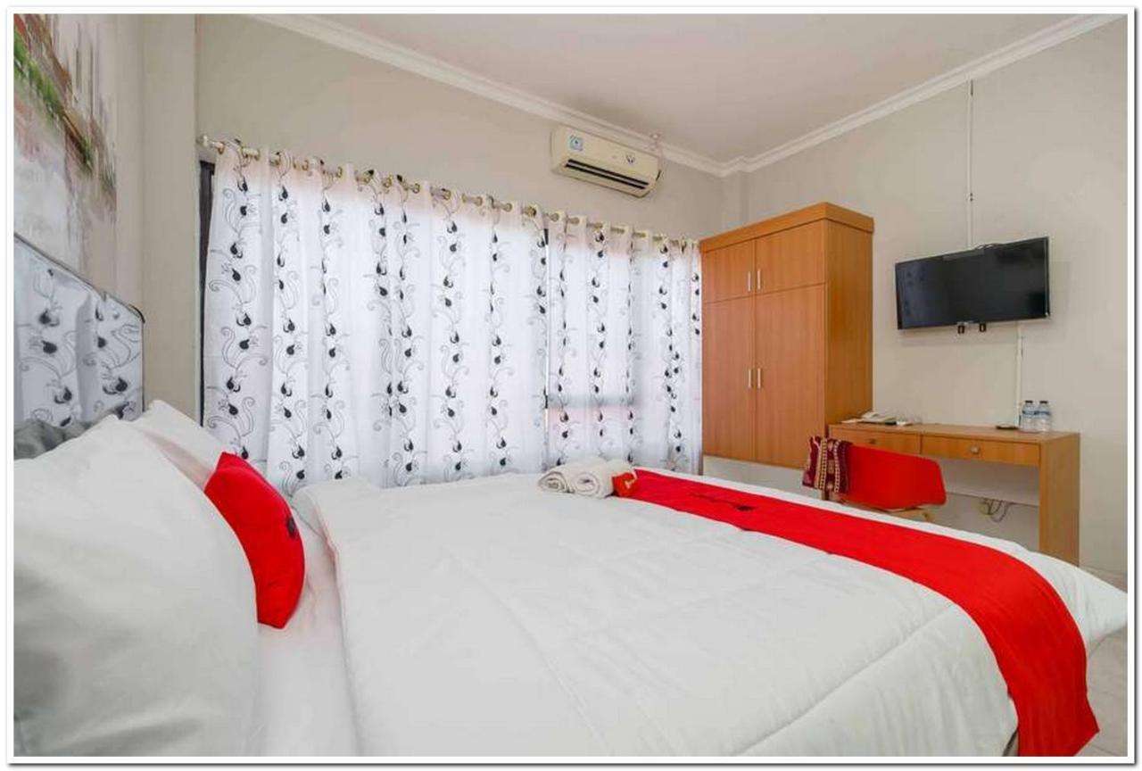 เรดดอร์ซ เนียร์ จีเอ็กซ์โป เคมาโยรัน 2 Hotel จาการ์ตา ภายนอก รูปภาพ